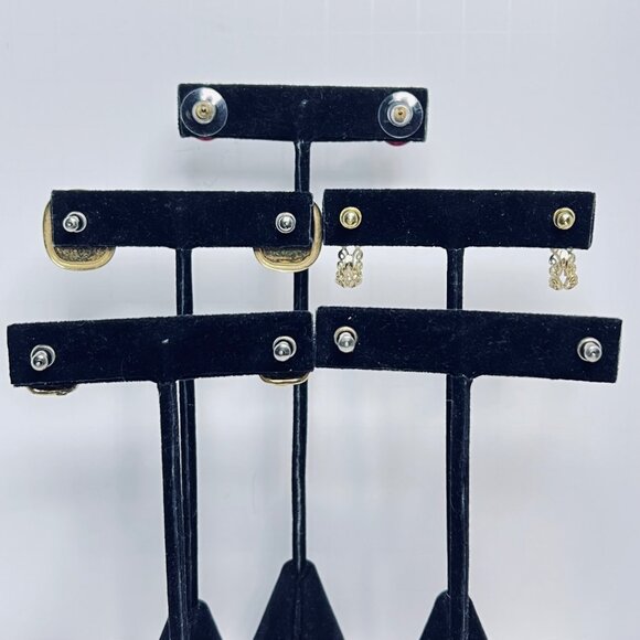 Vintage Lot of 5 Gold Tone Pierced Earrings (5623) - Picture 6 of 6